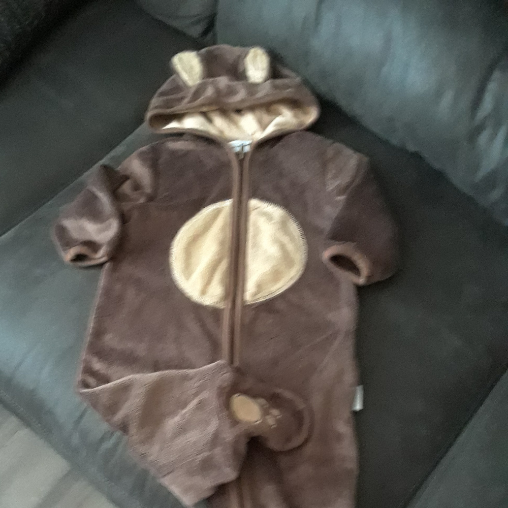 VITAMINS Baby Bodysuit Size 3-6M